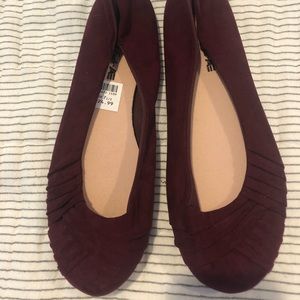 American Eagle burgundy flats